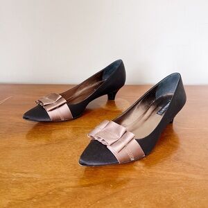 Claudia Ciuti • vintage satin bow pumps kitten heels black mocha ballerina retro